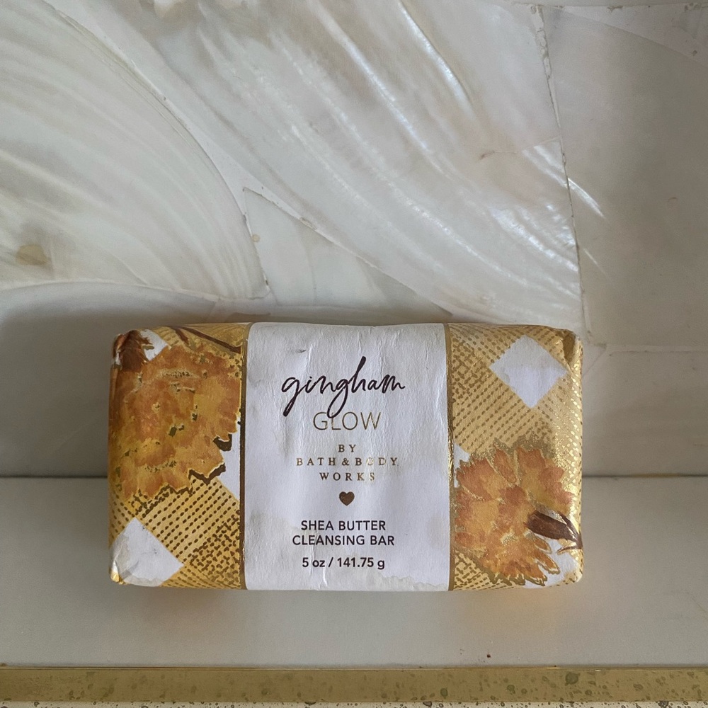 NEW Bath & Body Works Gingham Glow Shea Butter Cleansing Bar -